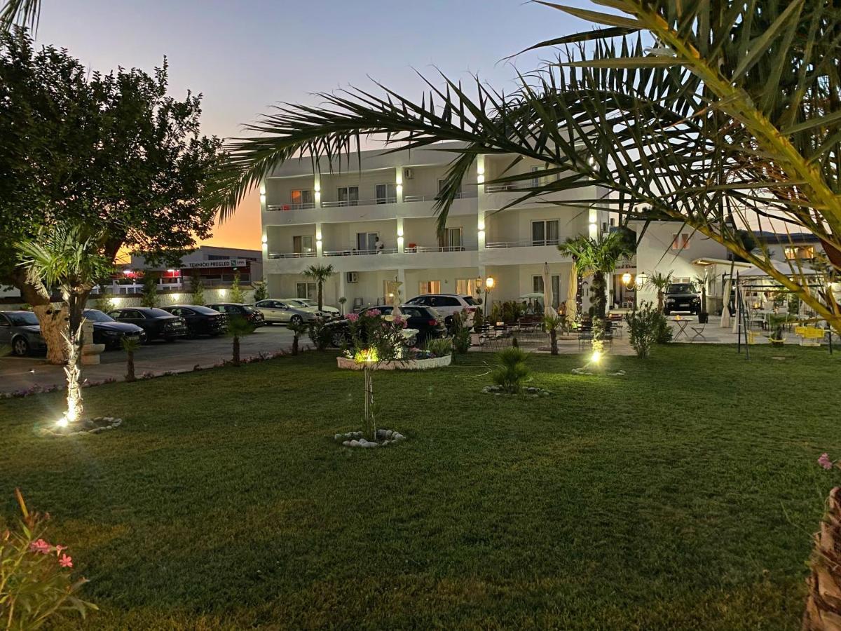 Apartments Vila Sara M Ulcinj Exterior foto