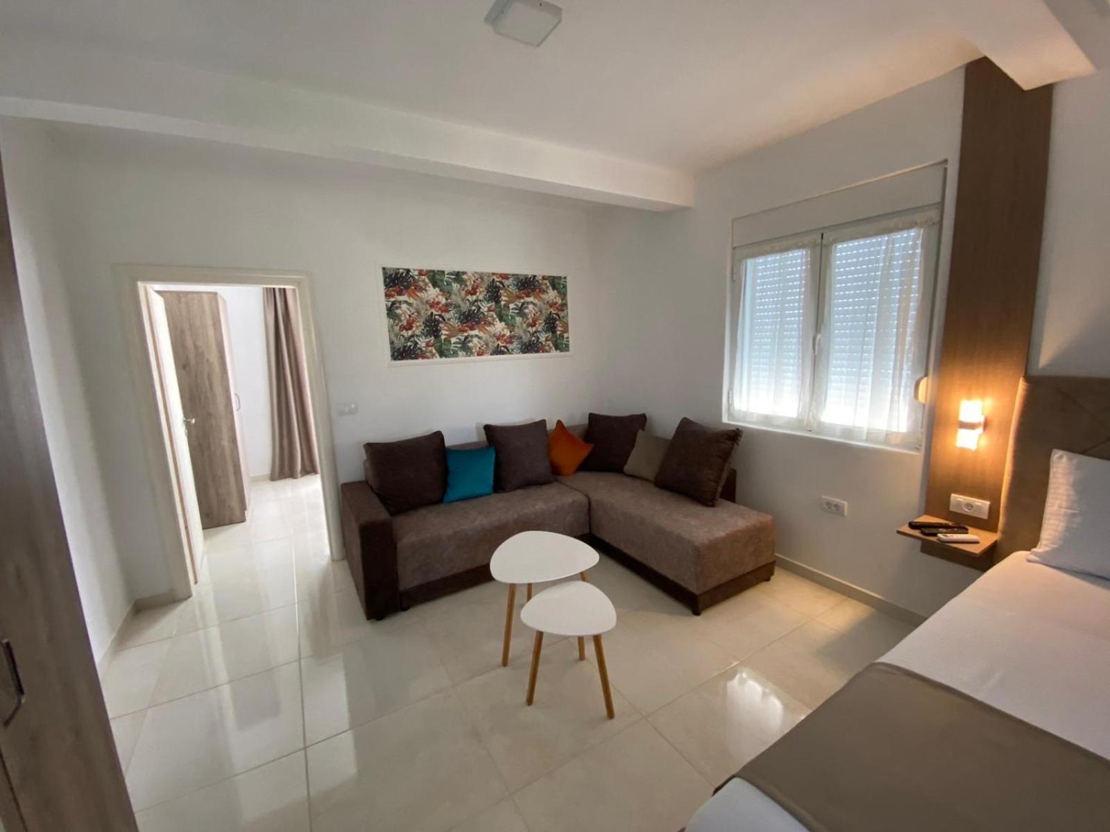Apartments Vila Sara M Ulcinj Exterior foto