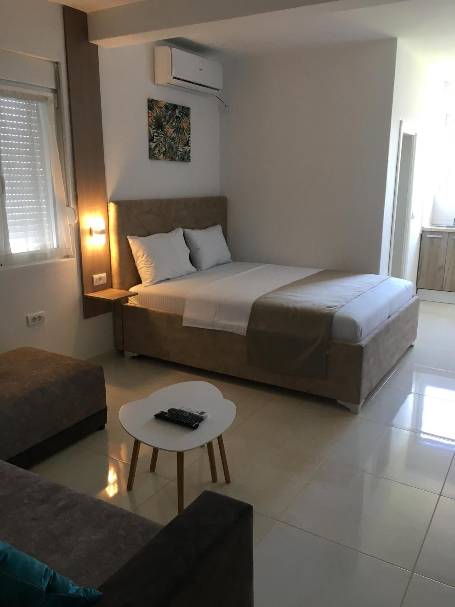 Apartments Vila Sara M Ulcinj Zimmer foto