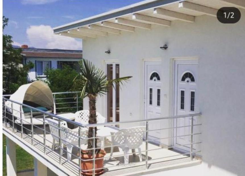 Apartments Vila Sara M Ulcinj Zimmer foto