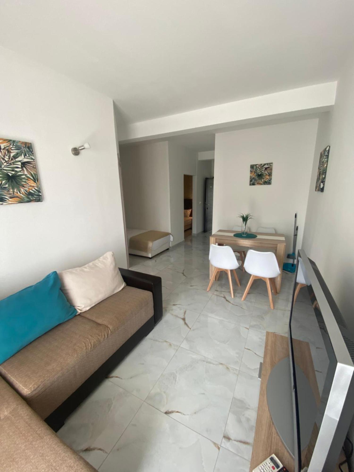 Apartments Vila Sara M Ulcinj Exterior foto