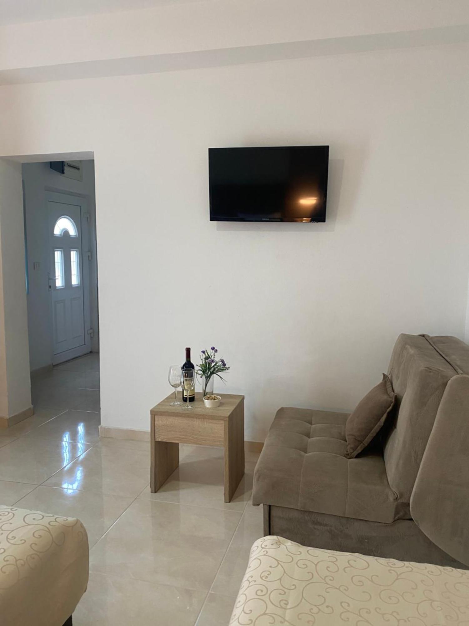 Apartments Vila Sara M Ulcinj Exterior foto