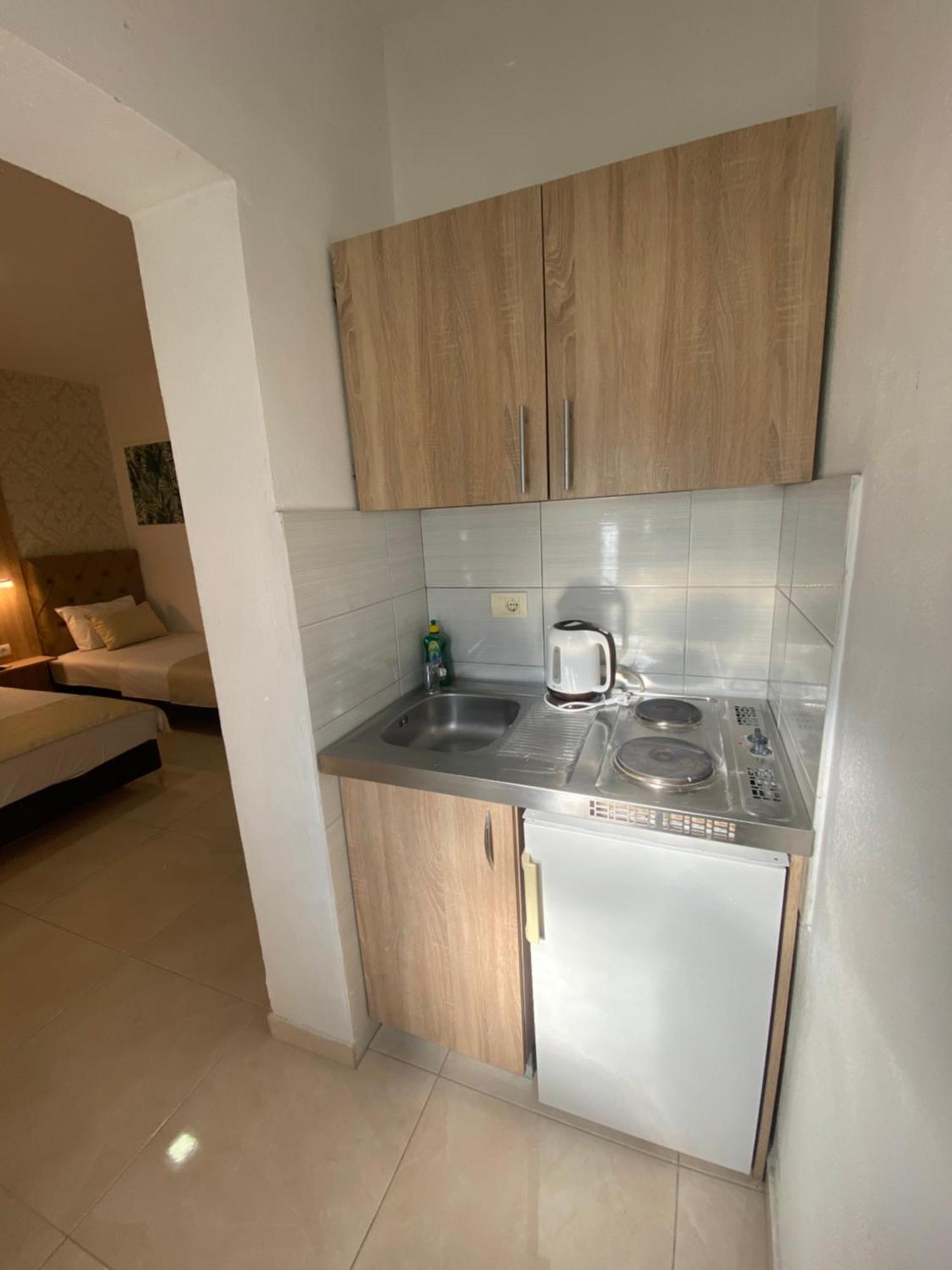 Apartments Vila Sara M Ulcinj Exterior foto